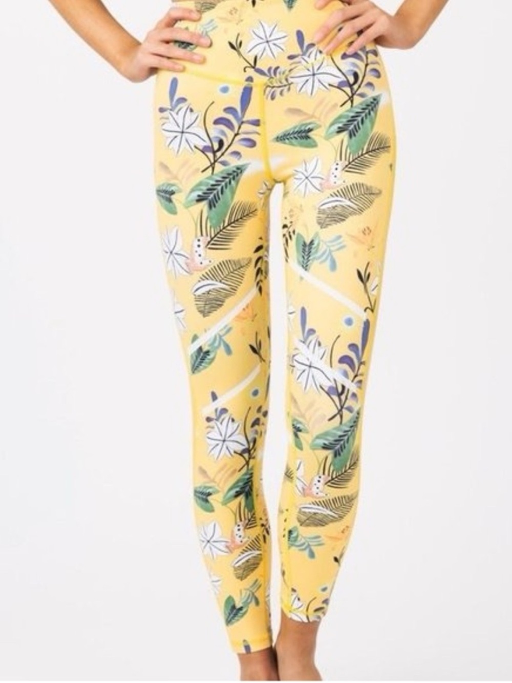 ZYIA Active Floral Reflective Light n Tight Hi Rise 7/8 Leggings 2 NWT